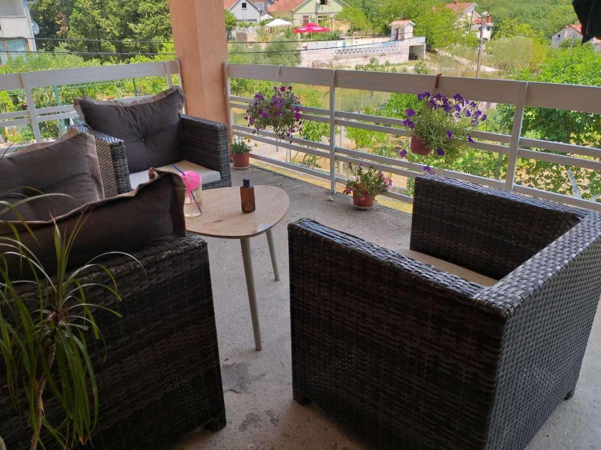 Apartment Davidovic Tivat Bagian luar foto