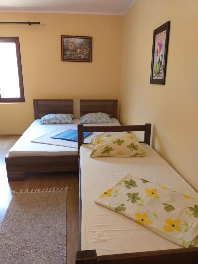 Apartment Davidovic Tivat Bagian luar foto