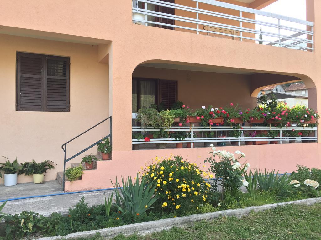 Apartment Davidovic Tivat Bagian luar foto